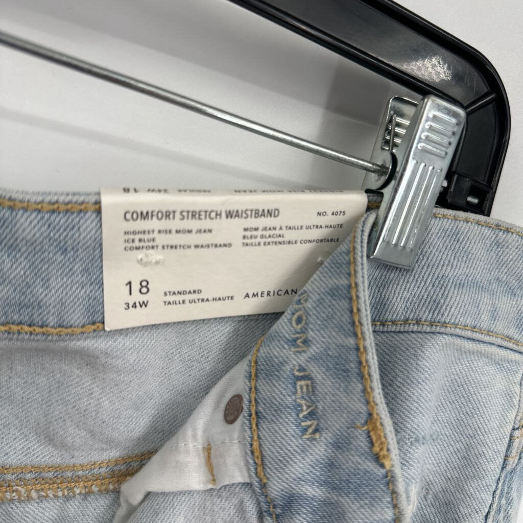 women American Eagle NWT Highest Rise Mom Jean Blue Jeans 18