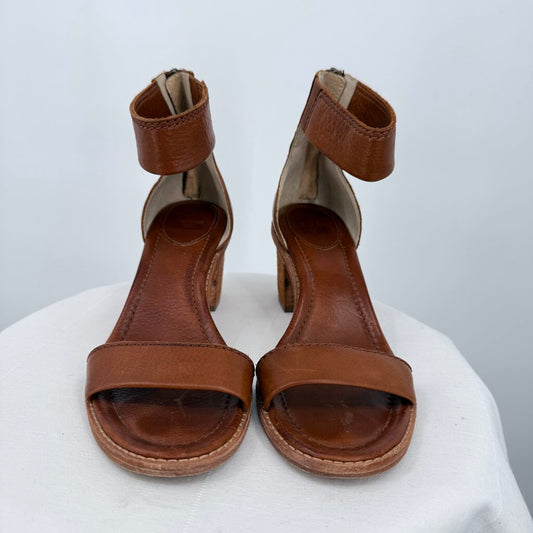 women Frye Brielle Back Zip Leather Sandal Cognac Brown Shoes 8.5