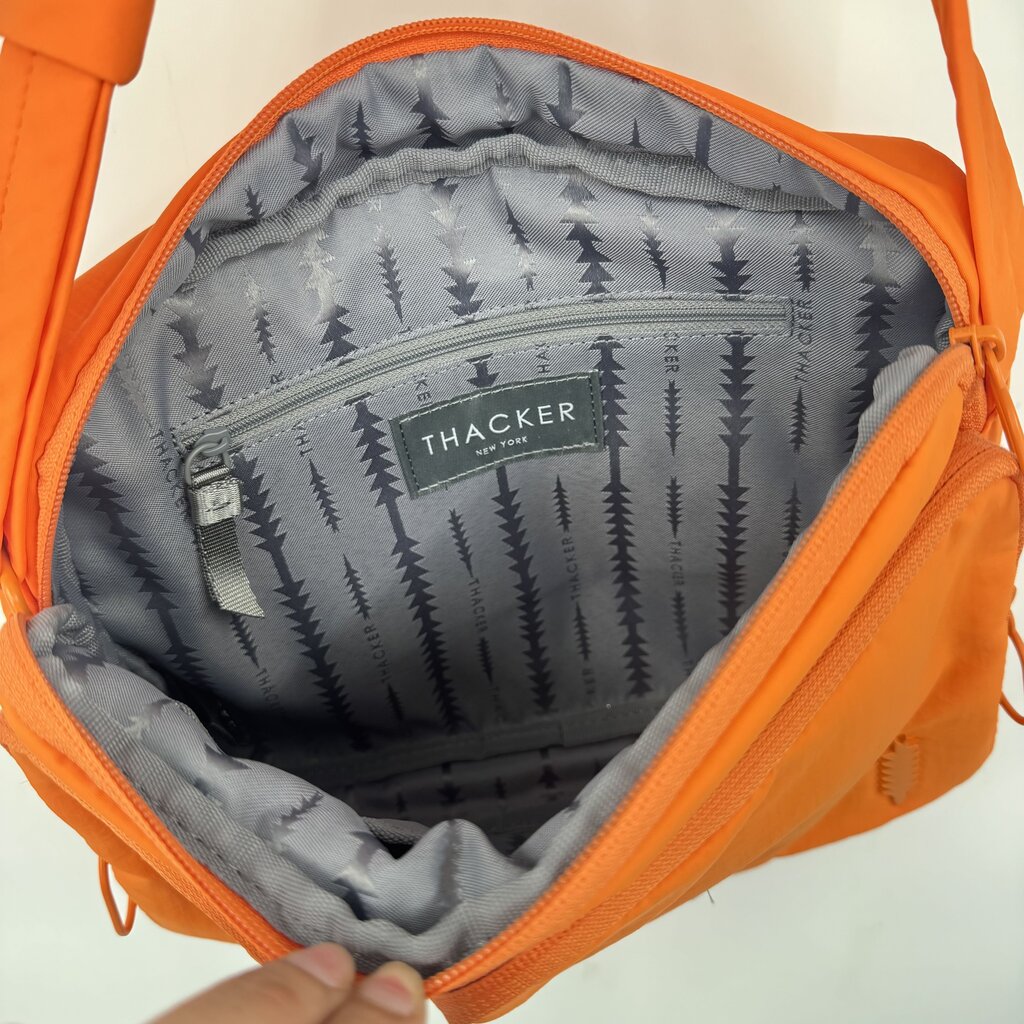 women Thacker NWOT Cloud Organizer Apple Orange Purse