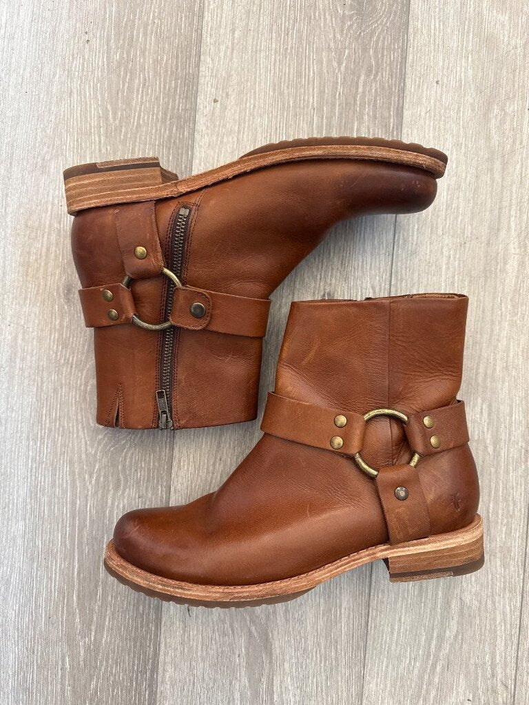 women Frye Veronica Flex Harness Boots 10B Brown Shoes