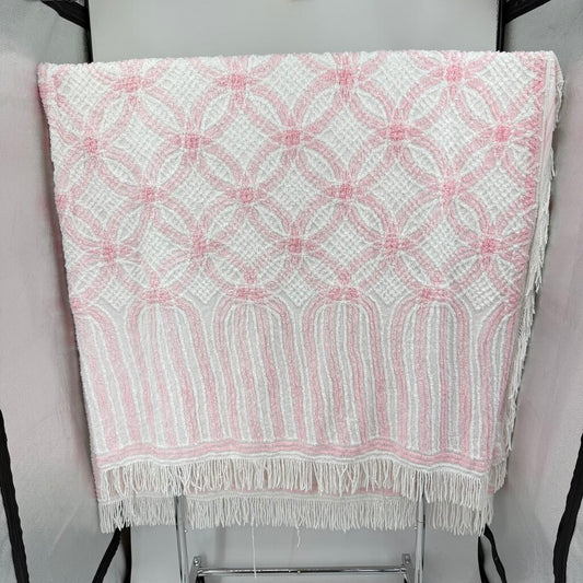 Vintage Pale Pink & White Queen Wedding Ring Coverlet Bedspread Home Decor