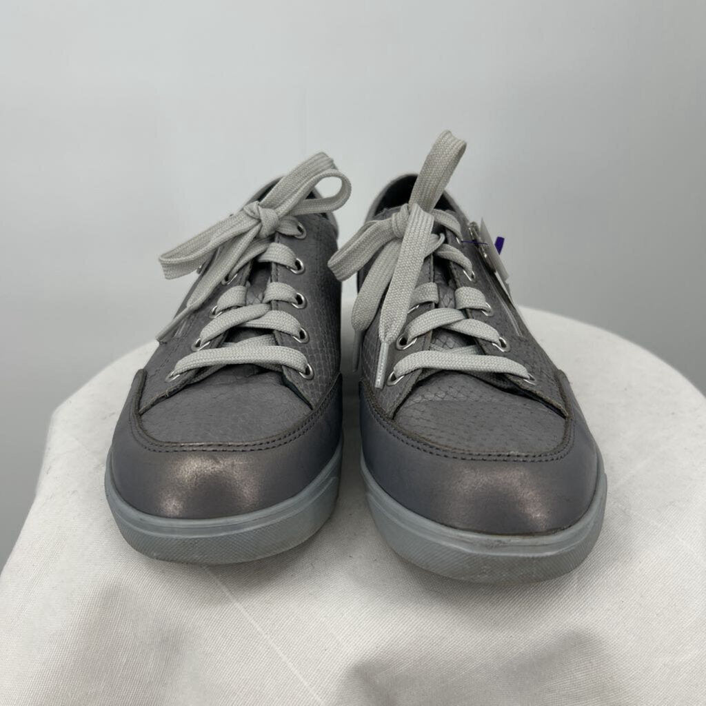 women Munro Gabbie Metallic Snakeskin Sneaker Silver Shoes 8.5