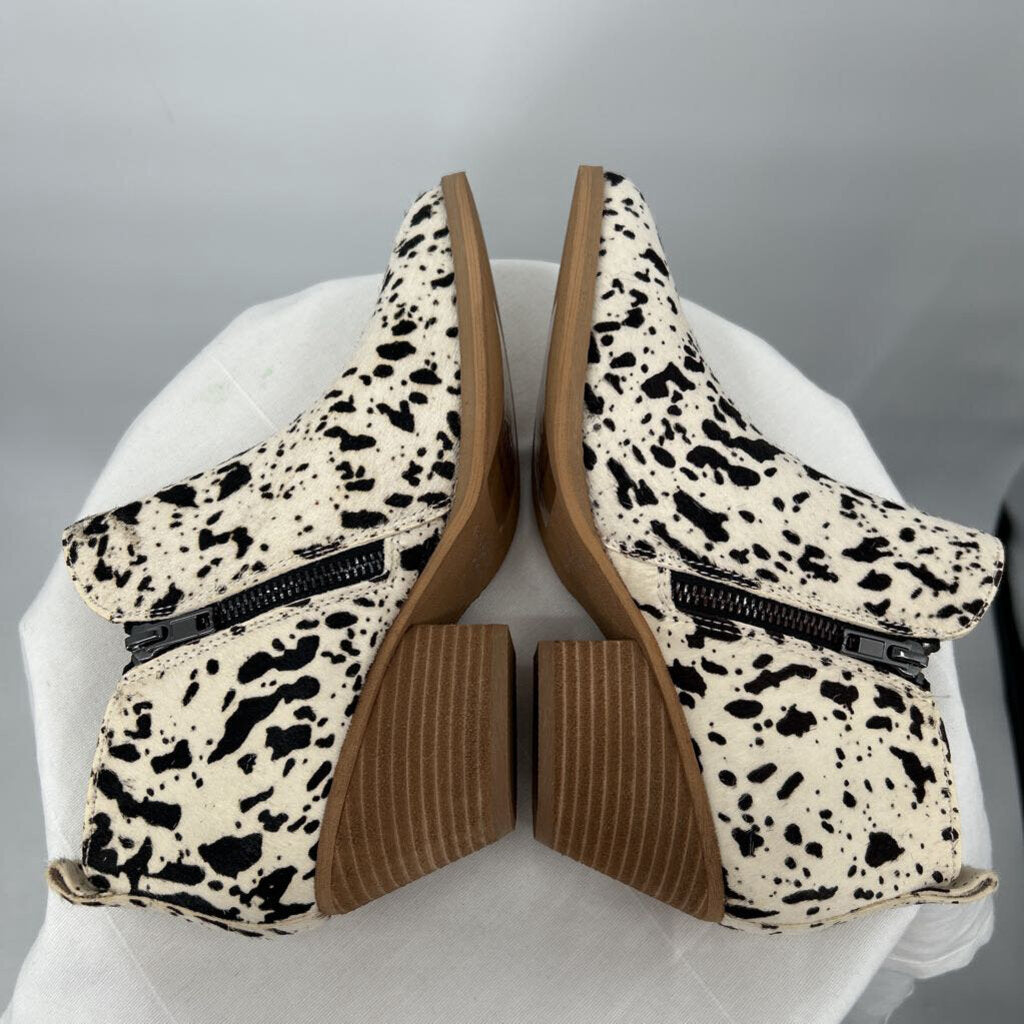 women Very Volatile NWOB Gracemont Haircalf Ankle Booties Black Brown White Shoes 7