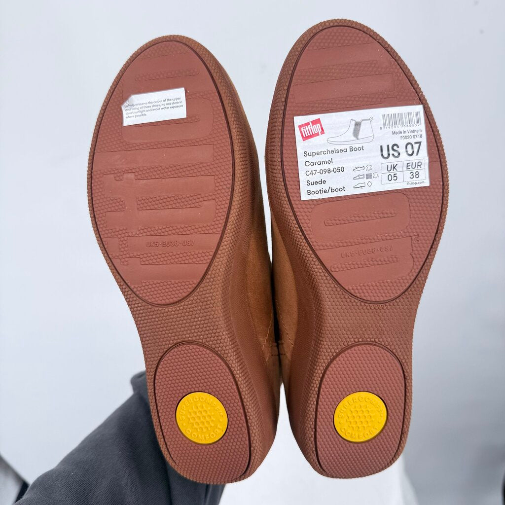 women Fit Flop NWOT Super Chelsea Suede Boots Caramel Shoes 7